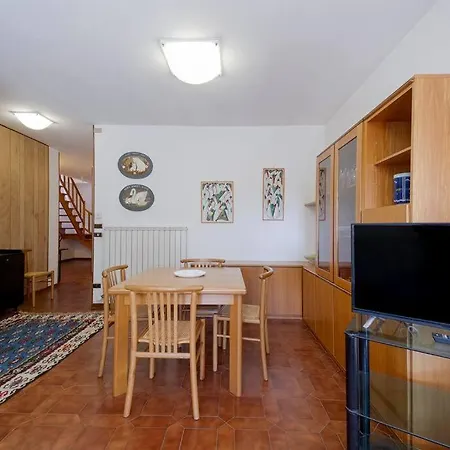Daire Seaview Deluxe - Billiard - Ac In The Bedrooms - Pool June 16-sept 15
